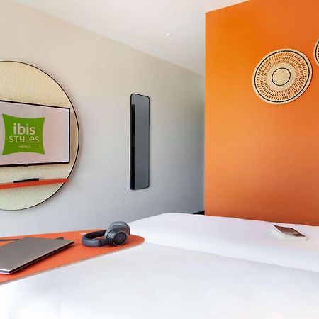 Ibis Styles Miramas Exterior foto