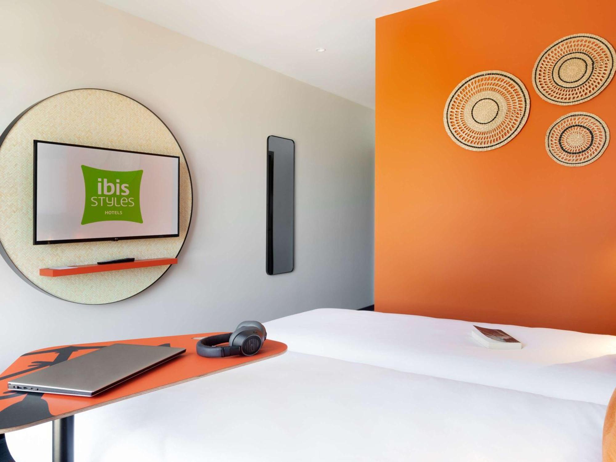 Ibis Styles Miramas Exterior foto