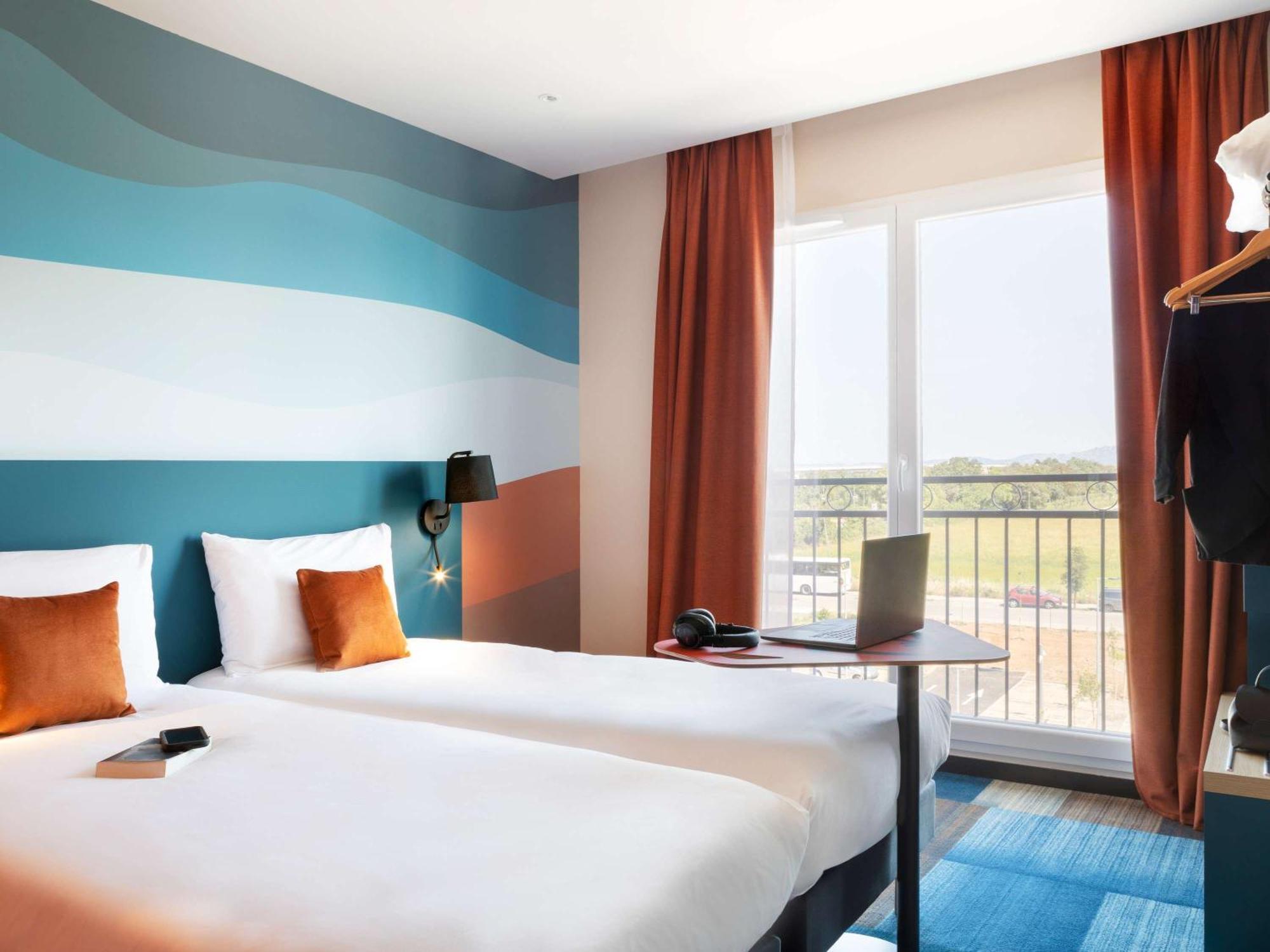 Ibis Styles Miramas Exterior foto